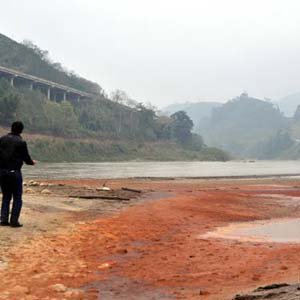 Nước sông Hồng qua Yên Bái bị nhiễm chì độc hại