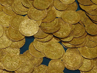 Phát hiện kho tiền vàng 700 năm tuổi