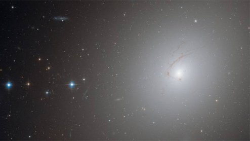Phát hiện lỗ đen ngay trung tâm dải thiên hà