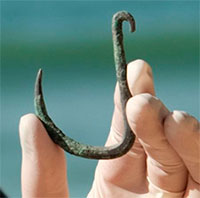 Phát hiện lưỡi câu cá mập 6.000 năm tuổi ở Israel