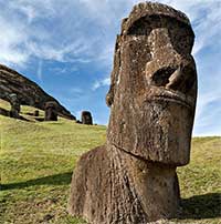Phát hiện tượng đá Moai trong miệng núi lửa ở đảo Phục Sinh