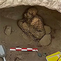 Phát hiện xác ướp nghìn năm tuổi, các nhà khảo cổ sững sờ với tư thế kỳ quái, càng nhìn càng sợ