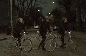 Phát minh mới: sơn phản quang đặc biệt cho người đi xe đạp trong đêm