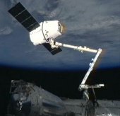 Phi thuyền tư nhân vẫn tới ISS dù gặp sự cố