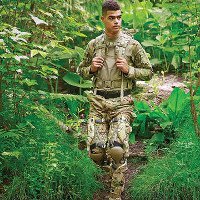 Quân đội Mỹ thử nghiệm chiếc quần một tiếng sạc 4 smartphone