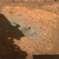 Robot NASA lần đầu tiên khoan lấy mẫu đất sao Hỏa