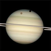 Sao Thổ soán ngôi sao Mộc về số vệ tinh xoay quanh