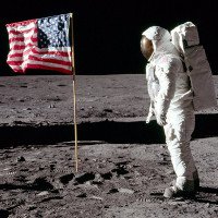 Số phận của những lá cờ Mỹ cắm trên Mặt Trăng