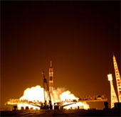 Tàu vũ trụ Soyuz đưa 3 phi hành gia lên ISS