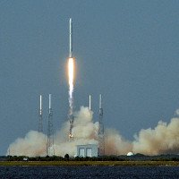 Tên lửa Falcon 9 đưa vệ tinh vào quỹ đạo, trở về Trái Đất an toàn