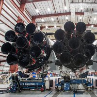 Tên lửa mạnh nhất thế giới của SpaceX khai hỏa 27 động cơ