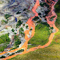 Thủ phạm khiến hàng loạt sông suối Alaska chuyển màu cam