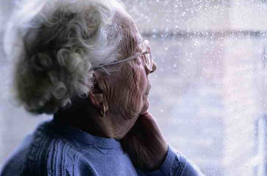 Tiếp xúc lâu dài với thuốc trừ sâu dễ mắc Alzheimer
