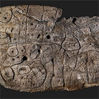 Tìm thấy bản đồ cổ nhất châu Âu khắc trên phiến đá 4.000 năm