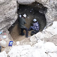 Tìm thấy lối vào hang động kỷ băng hà chưa ai bước vào 16.000 năm