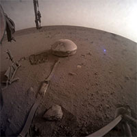 Trạm đổ bộ sao Hỏa của NASA gửi về ảnh chụp 