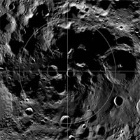 “Truy tìm” carbon dioxide rắn trên Mặt trăng