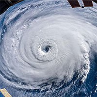 Từ trạm vũ trụ, phi hành gia vẫn rùng mình vì bão Florence