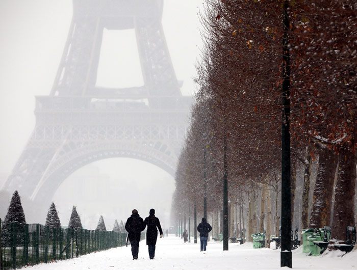 Tuyết rơi trở lại ảnh hưởng nặng nề cho Pháp