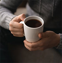 Uống cà phê sai cách có thể gây ngộ độc: Chuyên gia dinh dưỡng chỉ loạt dấu hiệu cần chú ý!