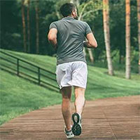 Vì sao đi bộ tốn ít calo hơn chạy?