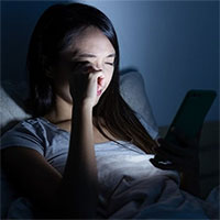 Vì sao phụ nữ khó ngủ hơn đàn ông?