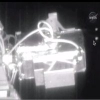 Video: NASA bị tố che giấu cảnh 6 UFO bay qua trạm ISS