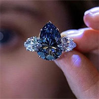 Viên kim cương xanh lam cực hiếm được bán với giá hơn 1 nghìn tỷ đồng