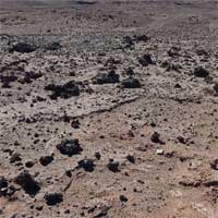Vụ nổ sao chổi cổ đại biến sa mạc khô cằn nhất thế giới thành thuỷ tinh