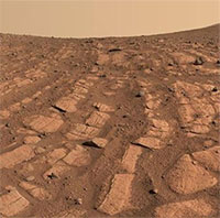 Xe thăm dò của NASA trên sao Hỏa gửi về hình ảnh gây bất ngờ