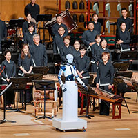 Xem robot chỉ huy dàn nhạc giao hưởng tại Hàn Quốc